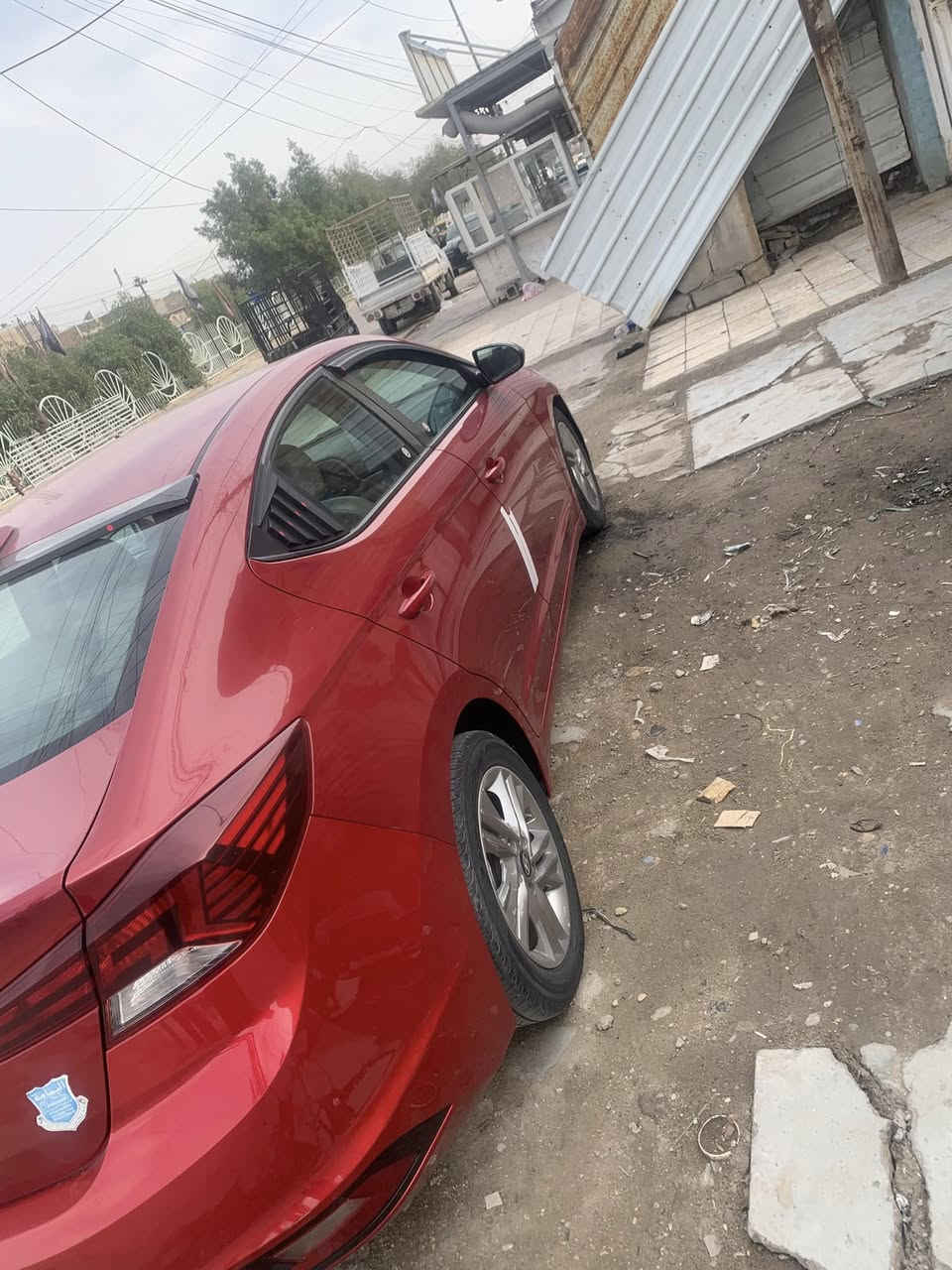 السلام عليكم النترا موديل 19 فول 
حاثهه موضح بالصور صبغ نص البنيد
وجاملغ تبديل
بصمه
فتحه
تحكم ستيرن فول
قياده ذاتيه
توقف ذاتي
 رادارت
كشنات تدفئه
3وضعيات قياده
اناره ترحيب عند اقتراب
صندوق ذكي عند الاقتراب
محرك 200 دوش 
ماشيه 127 الف 
شاشه جبيره تدعم كار بلي
رقم الهاتف ***********
