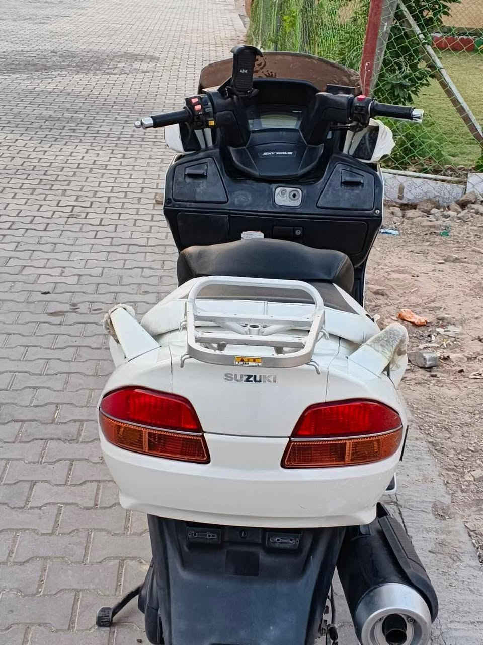 سلام عليكم
دراجة سكاي ويف 650cc كفالة عامة
*كفالة عامة 
*الدراجه ماشية 45حقيقي
*كفرات كفالة عامة 
*السعر 18 ورقة بيها مجال قليل
مكاني واسط الكوت
*‏‪0780 764 6775‬‏
