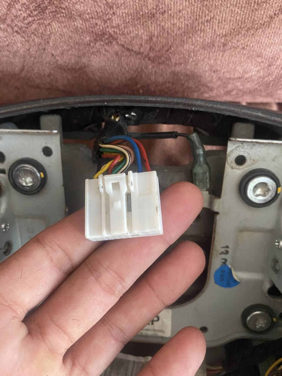 للبيع دركه ازيرا مال حاويه فول تحكم اشتريته وما شديته السعر ٧٥وبيه مجال مكانه دوانيه دغاره الرقم ***********
