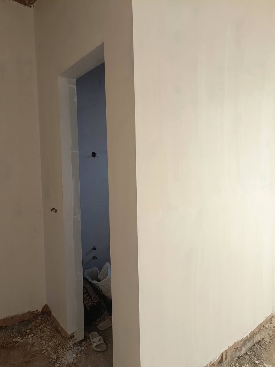 السلام عليكم يوجد كادر جص فني وبورك من الموصل شغل في الدور الاستفسار عل هذا رقم ***********
