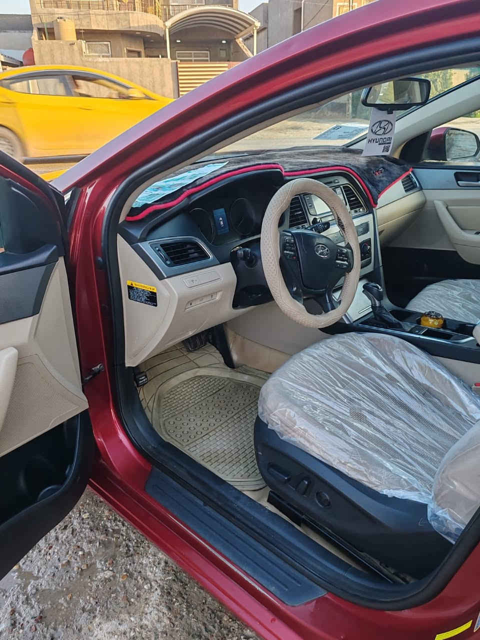 السلام عليكم سوناته موديل 2015 للبيع مكينه 2400 جي دي اي  رقم بابل وارد امريكي حادثه موجود بصور بسونار داخل بيجي لد امامي ويل كب كشن كهربائي مكاني بابل مركز المدينه السعر 113 وبيه مجال. ‭0781 913 8817‬
