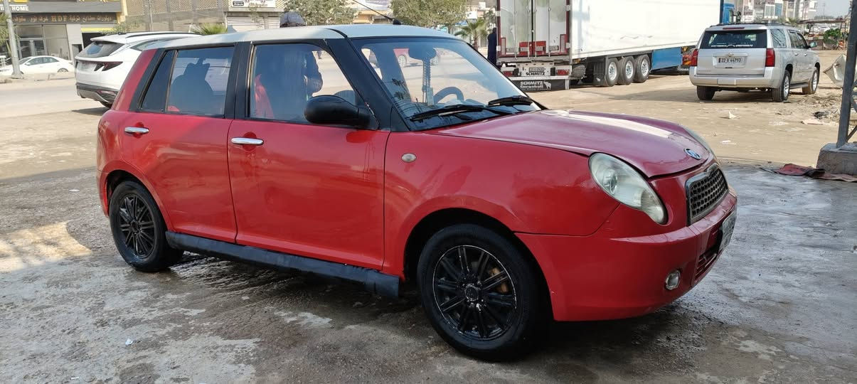 مرحبا ... ليفان 2013 مكفولة من الضربة والصبغ محرك وكير ع الشرط رقم بابل مكان السيارة نجف رايدها 35 
***********
