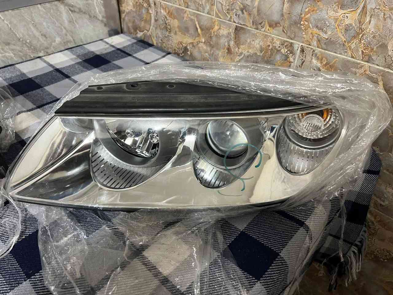 سلام عليكم  زوج لايت جديد مال كصه لوك هونداي ازيره للبيع ١٧٠ الف ***********
