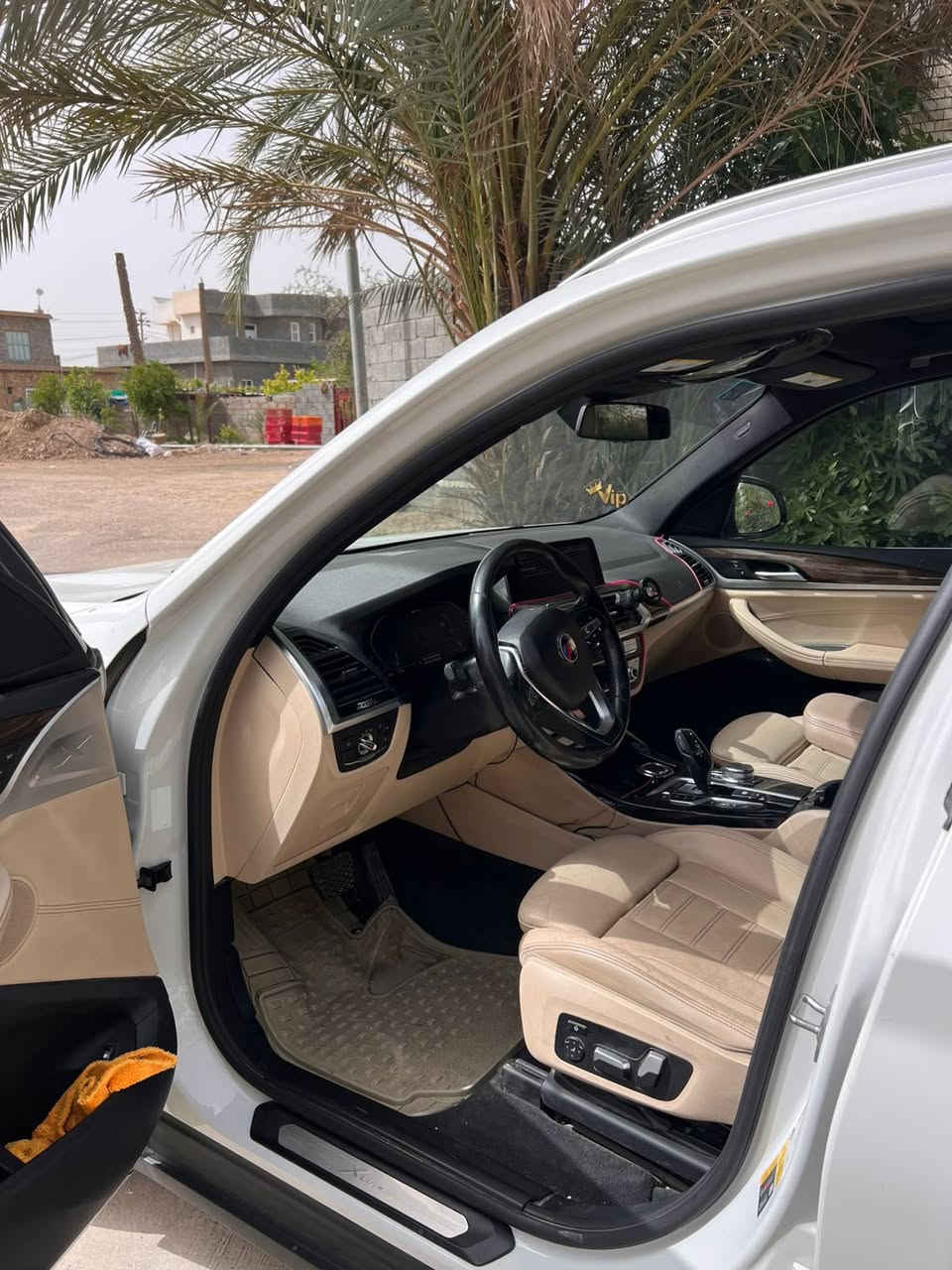 السلام عليكم 
BMW X3 2021 
لللبيع او مراوس باقل وفرق

السياره فول مواصفات للاخير 
كامرات ٣٦٠ 

، فتحه سقف بانوراما على طول السياره 

، كشن كهرباء تبريد تدفئة، خزن

مري شفط مع اشاير بالمري

اضاءة Full_LEDمتحرك ويه المقود مقود كهرباء

اضاءة الترحيب على الابواب 

 شاشة سرعة ديجتال 

ماوس تحكم 

ثلاث انظمة قياده

السياره هايبرد  بلك ان اعلى فئة يعني تشحنه على بلك البيت محرك 2000 تون باور تيربو طياره ماشاءالله 

 السياره مليانه مواصفات اذا احجي منا لباجر مااخلص ومعروف مواصفات الBMW  الحديث شنو محاجه احجيهن 

السياره  مبدل محرك جديد طك باكيت يعني بحاله ممتازة
ضرر السياره الباب عكس السايق والي بعده السعر المطلوب 260 
مكان الانبار 
***********
