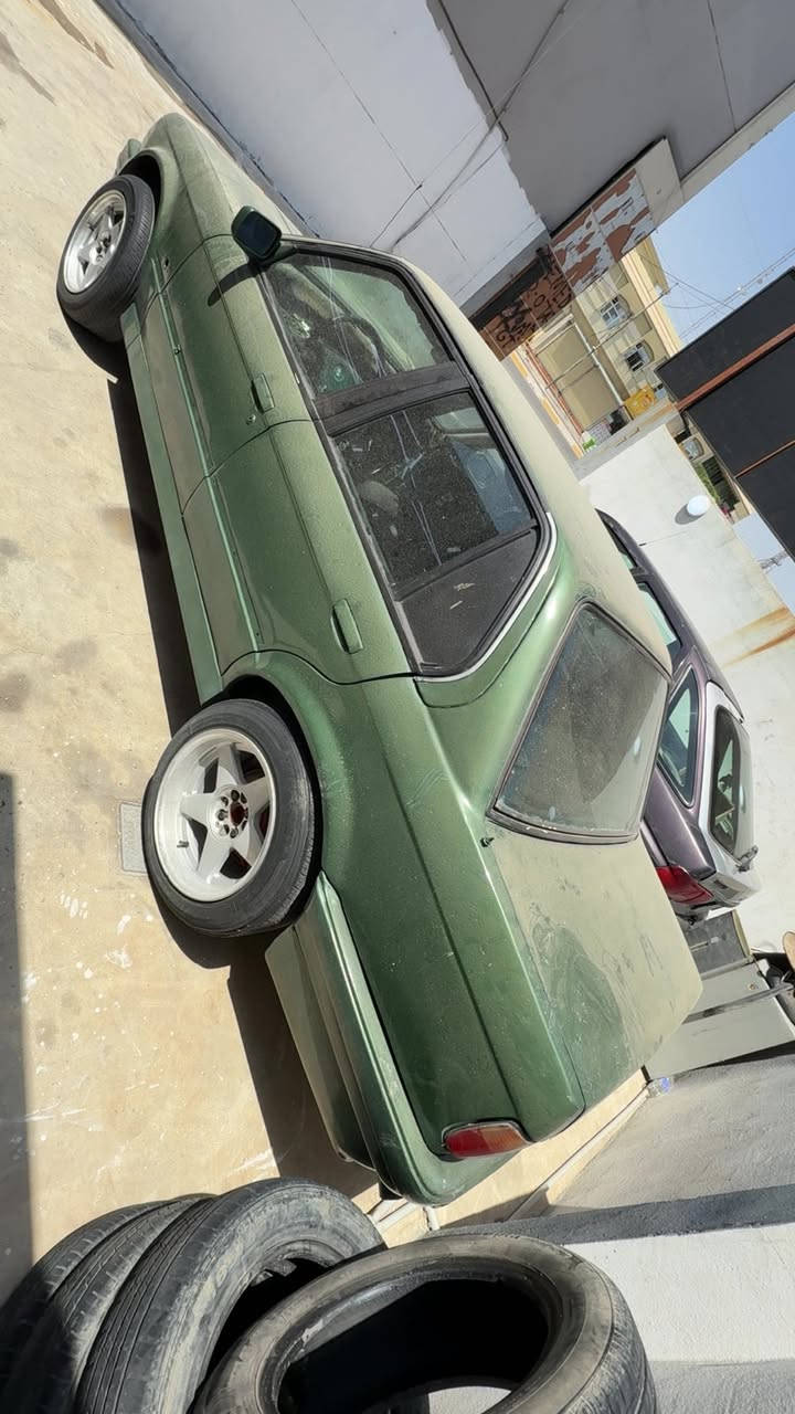 للبيع بي ام لون مميز موديل 1991
صبغ جديد
حدادية جديدة 
كسنات تغليف جديد 
تايرات و ويل جدد 
كير و مكينة مابيهن كلشي 
رقم كركوك مشروع وطني شرط التحويل 
السيارة نقصه بس كهربايات وحبشكلات ترايش بلاجكتور 
بيع او مروس حسب القناعة مكان السيارة كركوك للستفسار اتصل *********** سعر السيارة 45 وبية مجال حك الجية
