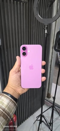 آيفون ١٦ بلس • ١٢٨ • وردي