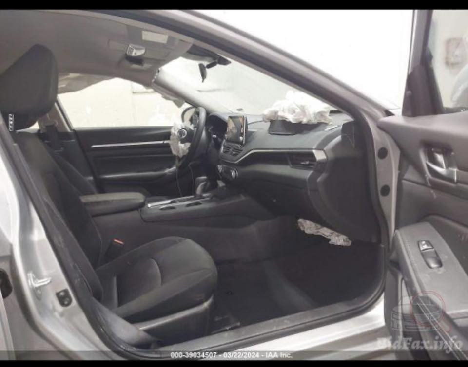 السلام عليكم نيسان التيما 22 ضرر فقط تبديل دعامية ماشية 70 الف كم سياره نظيفة جدا مال بيت استيراد شخصي بعدها على وضع الشركة برغي ما مبدل سبير منازل مكفولة من كلشي عدى الدعامية وبارد بالبنيد وكم رصعة حسب السونار المرفق سنوية بسمي هزه جديده رقم اربيل السعر 155 غير متواجد عالفيس *********** مجال قليل مكان السياره بغداد الزغفرانية
