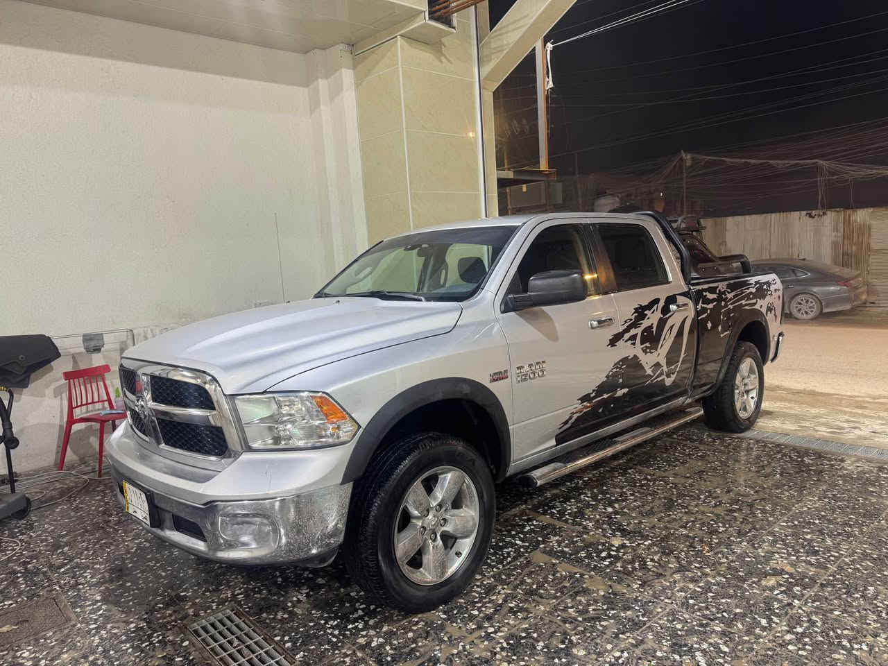 سلام عليكم البيع رام موديل 2017كفالة عامة سيارة جهازة ما بيها اي نقص باب طويل بدي وسط سيارة جهازة دينار ما تصرف عليها كفالة بيها فقط شبر بارد بلجاملغ خلفي تحويل مابشر محرك5700فور ويل السعر 188بسعر مناسب خوان كفالة 
رقمي ***********مكاني البصرة البصرة, العراق
