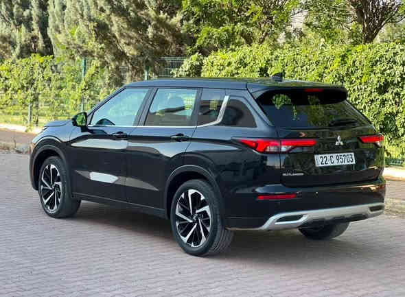 سلام عليكم ورحمة الله وبركاته
MISTIBUSHI OUTLANDER 2022SE
اللون اسود 
وارد أمريكي
بدون صبغ كلين تايتل 
بدون دواخل و شاصي
 ايرباك  ستيرن برده طاك
ماشية 34 الف ميل 
محرك 2.5L(4V)
سياره رقم اربيل
موصفات SE 
بصمة 
بريك بصمة 
ابواب بصمة
شاشة كبير 
خمسة كاميرات 
7 راكب 
صندوق كهربائي 
لايتات LED بلادي
كوشنات جلد
كوشنات هيتر 
كوشنات كهربائي
تبريد مركزي
تحكم ستيرن كامل 
تحديد سرعة 
قوديك شفت 
فتل حساس 
رادار خلفي 
رادار امامي 
رادار جانبي
و بعد موصفات هويا 
سعر 225$ و بيها مجال 
واتساب موجود 
***********
