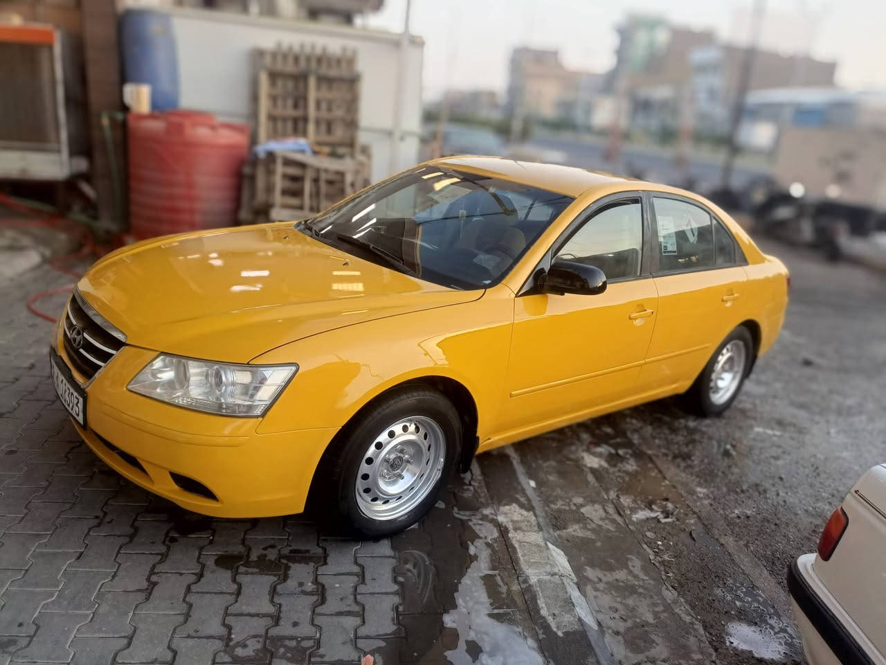 السلام عليكم سوناتا موديل 2008 محدث 10 وارد خليجي سياره مكينه 2400 شرط لا تنقيص ولا تبخير كير جديد منضومة تبريد جديدة حداديه امامي خلفي جدد كهربائيات كلها شغاله مابيها كلوب طافي دواخل نضيفه سياره احلا من صور مابيها نقص ضربتها جاملغ الامامي مبدل والبنيد بدون دواخل سياره مكفوله من الضربه القويه والعيب شرعي مكاني سماوه رقم بابل نكليزي مصفره هيئه وغرامات سعرها 88 وبيها مجال الشراي يتصل وبي خير ويدلل ***********
