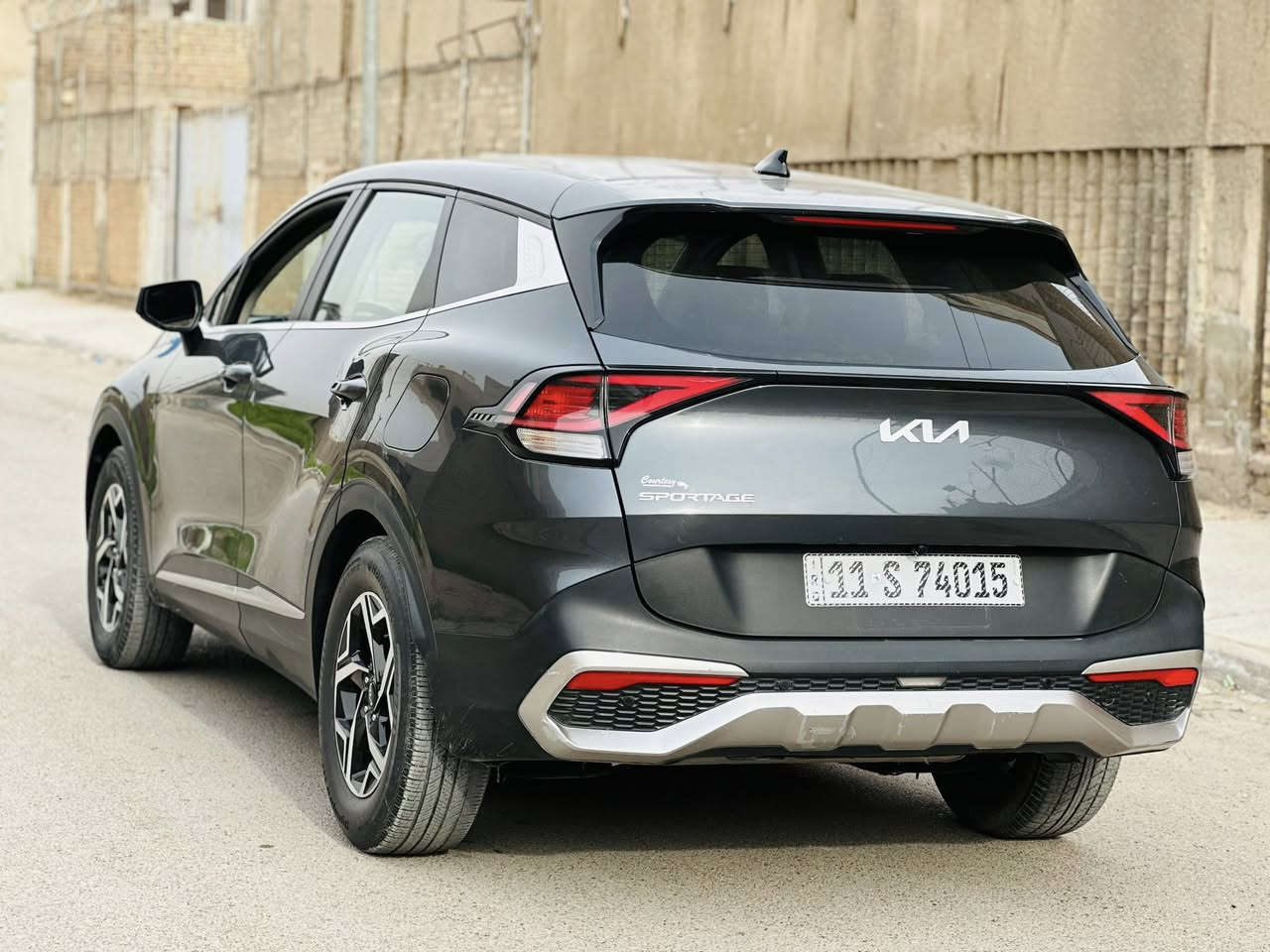 السلام عليكم كيا سبورتج 2023 رقم بغداد صبغ بنيد فقط كما موضح بالسونار جاملغ بارد شاصي لغد مكفول السعر 187 وبيهه مجال الشراي يتصل *********** مكاني بغداد
