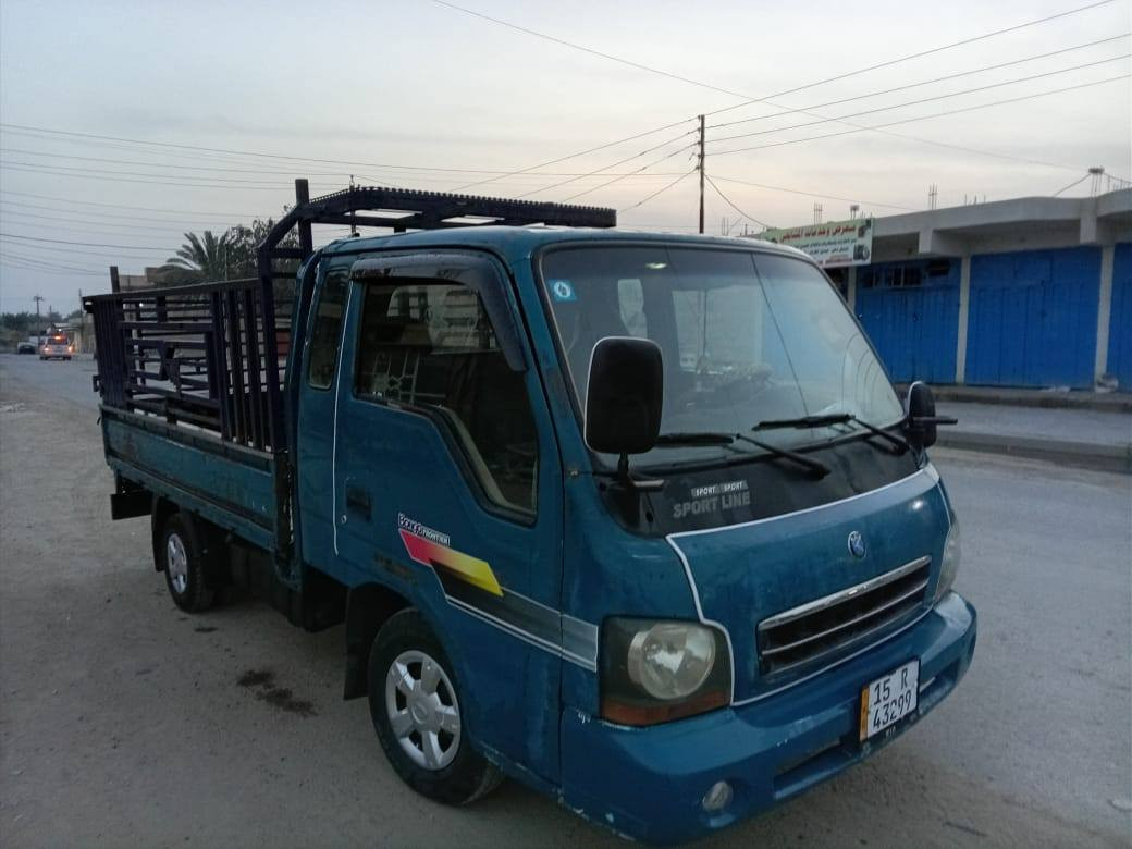 السلام عليكم لبيع كيا ام عيون موديل 2001 رقم الانبار نكليزي بسمي محرك كير اكسن شواصي  صدر مامي خلفي تخم تايرات سياره جديده مكفول من كلشي عنوان بغداد الطارميه شراي يتصل ***********
