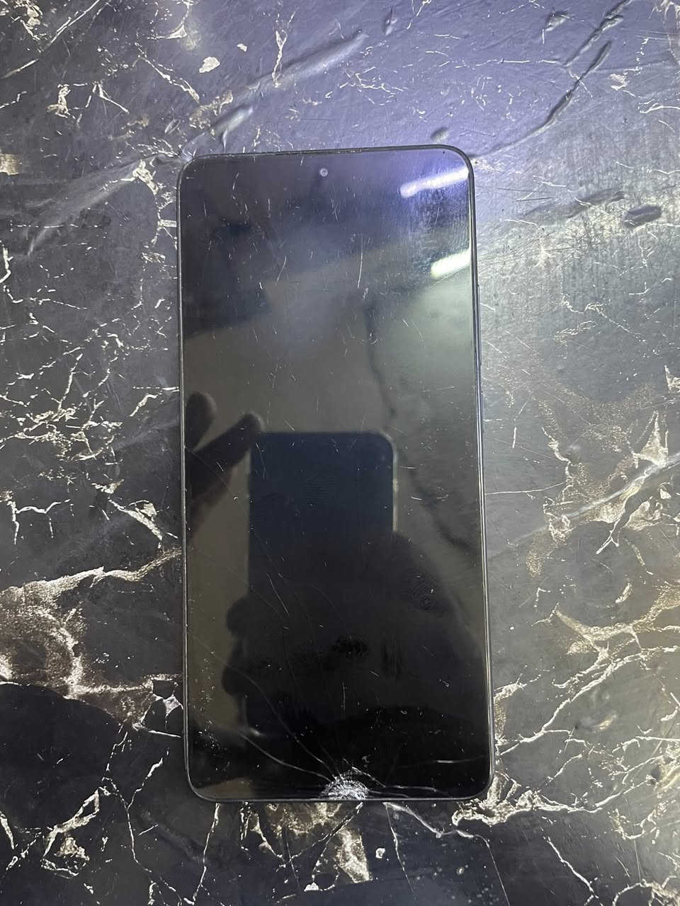 السلام عليكم ورحمة الله وبركاته جهاز بوكو X 7 برو ذاكره 256 بطاريه 97 بل ببجي 120 فريم جهز مستخدم 4 اشهر بي كسر بل شاشه بسبب صجمه الجهاز كامل ملحقاته سماعه شاحنه وكارتونه كلشي اصلي السعر 230 وبي مجال للغوالي مكاني بغداد حي النصر قرب المنتدى الرقم موجود واتساب ***********
