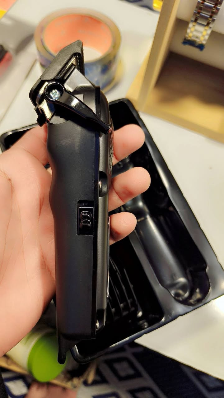 مكينة حلاقه شعر ماركة كيمي 
السعر ب15 مع التوصيل


**إذا كنت صاحب هذا الإعلان وتريد حذفه لأي سبب، رجاءا أرسل رسالة إلى الدعم الفني**