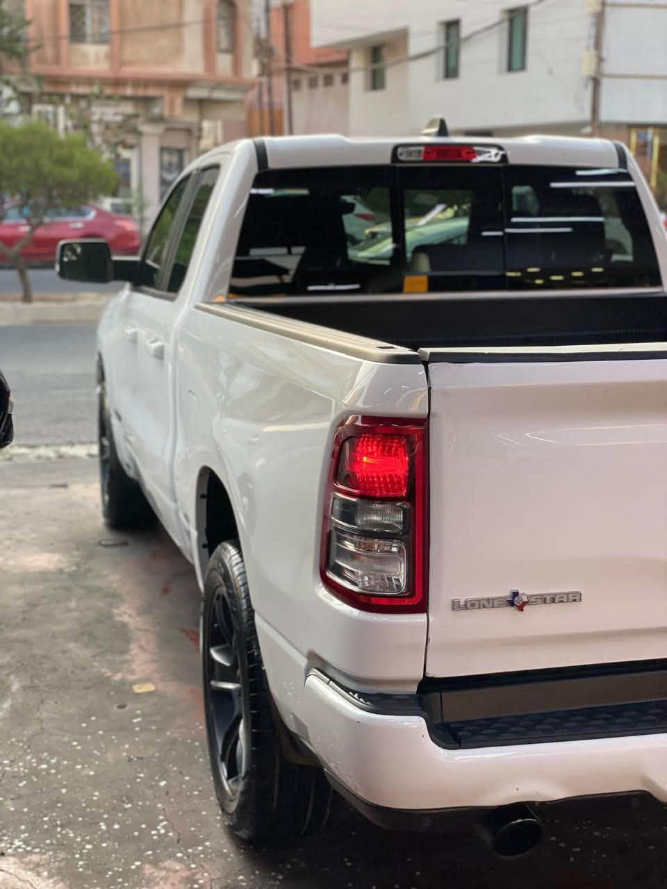 RAM 2022
5.7 محرك
سياره نظيفه جاهزه مال بيت بدون اي ملاحظات عليها ادامه كامله من احسن مايكن
مواصفات شاشه جبيره ايباد بلادي حساسات اماميه خلفيه 
لد زنون
رادارات + توقف ذاتي+اوامر صوتيه
وضعيات قياده 
وبعد هواي مواصفات

حادث بسيط جداً مرفق مع الصور
(باب قصير بدي طويل)
ماشيه ٨٠ km
رقم اربيل تحويل مباشر 

السعر ٢٦٥ومجال حك جيتك
عنوان بغداد حي الجامعه
***********

