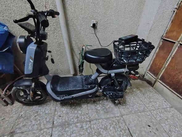 سلام عليكم دراجه شحن ريان تاير 14 كلش نضيفه بس بيها الويل الأمامي بي شويه عواج بس الله شاهد ما تاثر عل سياقه رايده ب 230 وبيها مجال حك الجيه العنوان بغداد الزعفرانيه دور الصحه الثاني للاستفسار ***********وبيواتساب
