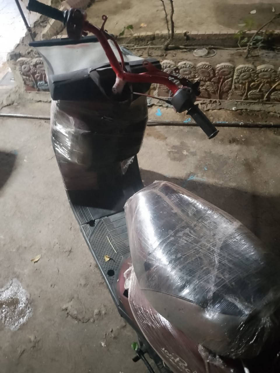 ماطور بزون لبيع معمر جديد كابريتر جديده شوته كلجات قايش تاير وره  مناقصه برغي لنضافه كدام لعين لسعر 80وبي مجال مكاني حي لقدس ***********
