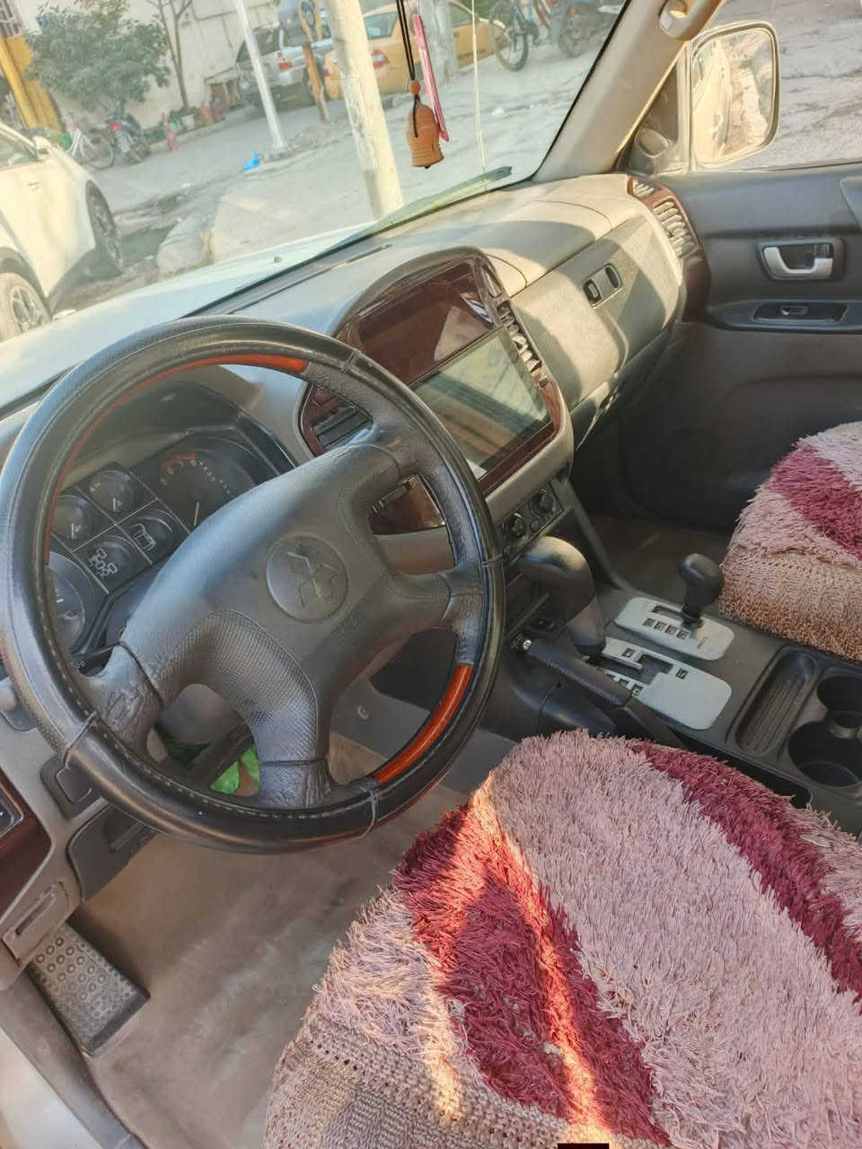 السلام عليكم
باجيرو 2007 مكينه وگير جديدات يرادلها صبغ عام 
رقم الهاتف:***********
العنوان: بغداد الحرية 
السعر:75وبيها مجال
