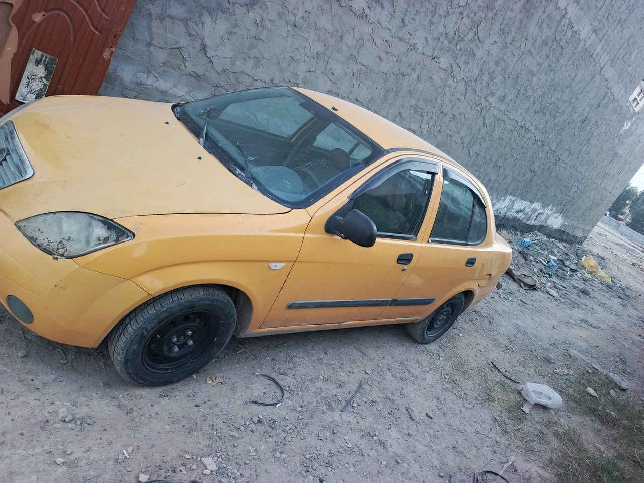 السلام عليكم طيبه 2016 لبيع سيارة مابيهة ضربه حلوة 1 باسمي سعر 40$ للتصل  ***********
