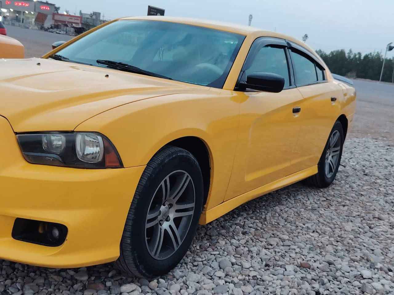 السلام عليكم للبيع جارجر 2013 رقم ذي قار بسمي مصفره هيه ومرور  كير ماوس شفتات ستيرن داخل عسلي  ويل، 18 خليجي سياره محدثه دعاميات ودوس SRT  مكينه كير اكسن خير من الله  تخم تاير جديد حداديه خلفي امامي جديد منضومت فريز كامله  سياره مال جناي ما ناقصها الف  سياره حلوه وحله من صور بيها جاملق وباب جهت العبري  فقط  السعر 145 وبيها مجال بصيط  مكان كوت  مكلف بل نشر  لتصال على رقم ***********
