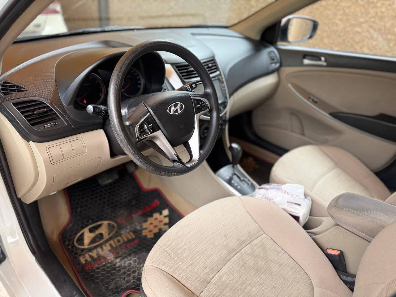 حالة طارى عندي ب 60 ورقة اكسنت خليجي
اني مكفول ب نشر الي يريد يتصل واتساب و رقم موجود
***********
  هونداي اكسنت وكالة خليجي فول
محرك 1600 
فتحة سقف
 لايت لد
 بك لايت لد 
( مكفولة من الصبغ فقط الدعامية الامامية ) 
ماشية 86 الف كيلو
رقم صاحب سيارة
***********
