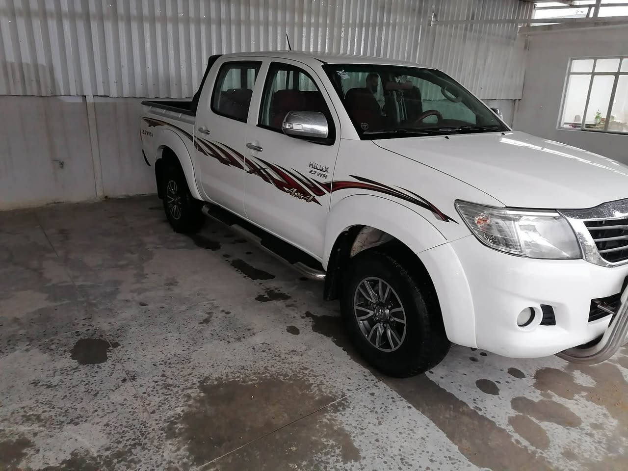 سلام عليكم سياره هيلوكس 2014 كير عادي مكفولة من صبغ وحداديه فقط محرك مفتوح  السعر 220 الاستفسار الاتصال على الرقم ***********.    الرقم اربيل بسمي تحويل ثاني يوم
