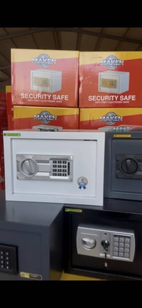 قاصات جدارية • وسط ٧٫٥كغم • كبير ١٠كغم