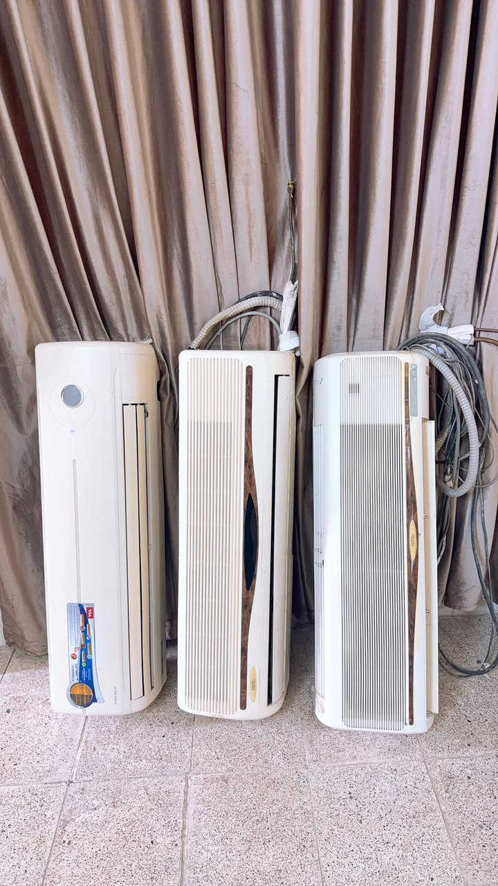 سبالت جنرال باب اول مع tcl طنين 
تبريد ثلج وتدفئة بدون عيب سعر الواحد 250 مجاله قليل
شراي يتصل ***********
