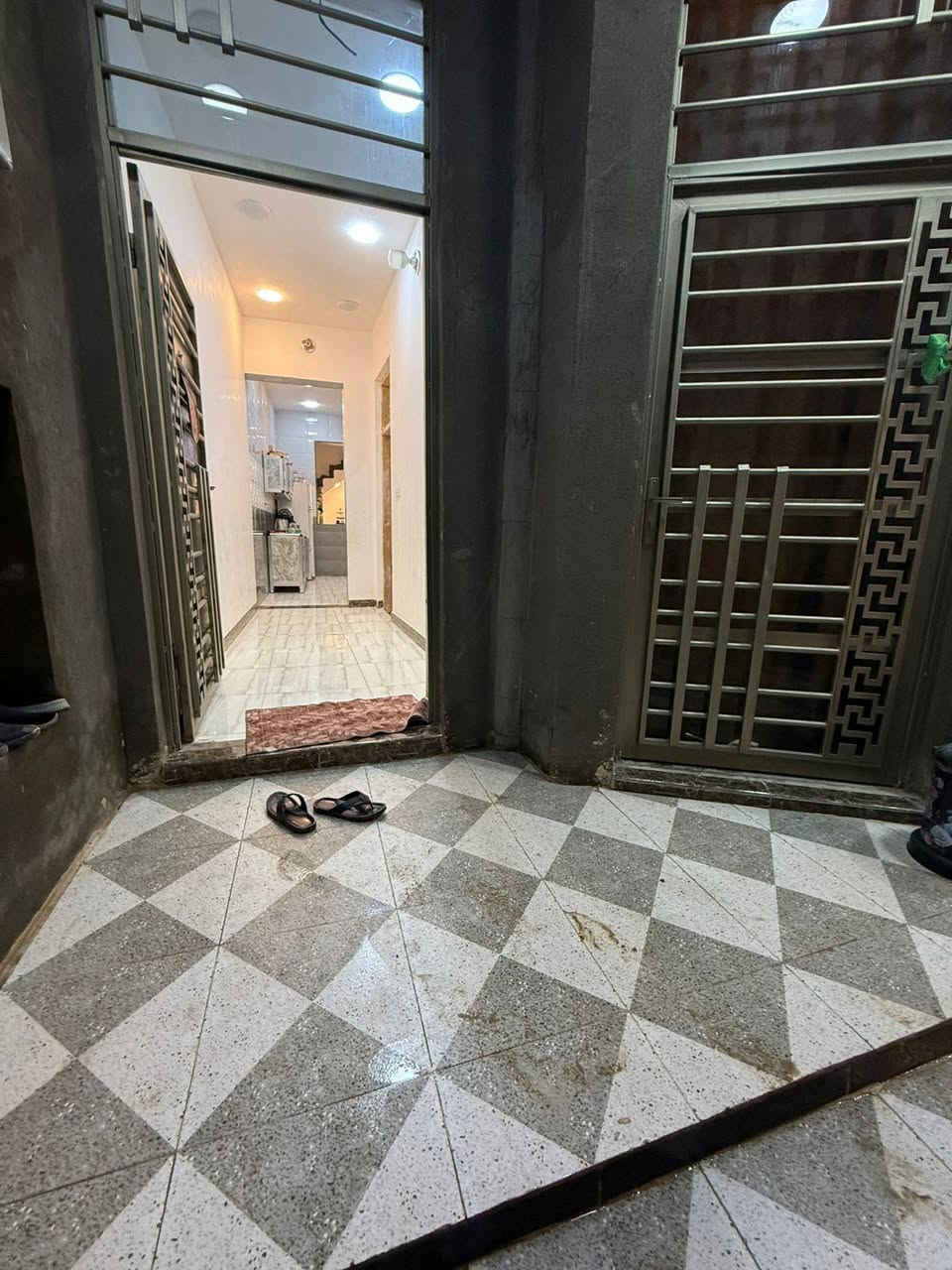 بيت للبيع بالخالصه مشروع الوحده حي الرسول قريب ع شارع سايدين فرع اسواق سجاد الكعبي القديم
150م مطلوب سكان 36           
         سعر 78 وبي مجال    
(الاسكان ع مشتري) بناء جديد غرفتين نوم + حمامات عدد2 غربي وشرقي 
+ منضومات سبالت+ بواري غاز كامل بناء جديد معلومات كثر 
رقم صاحب البيت ***********
