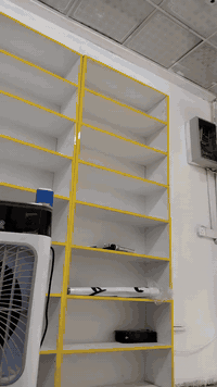 ملابس كولتي جدا راقي شي إن ستاند حديد وملحقاته رفوف خشب عدد 2 اوتي بخاري مبرده ميز تعلاكات للبيع للتفاصيل اكثر واتساب***********
