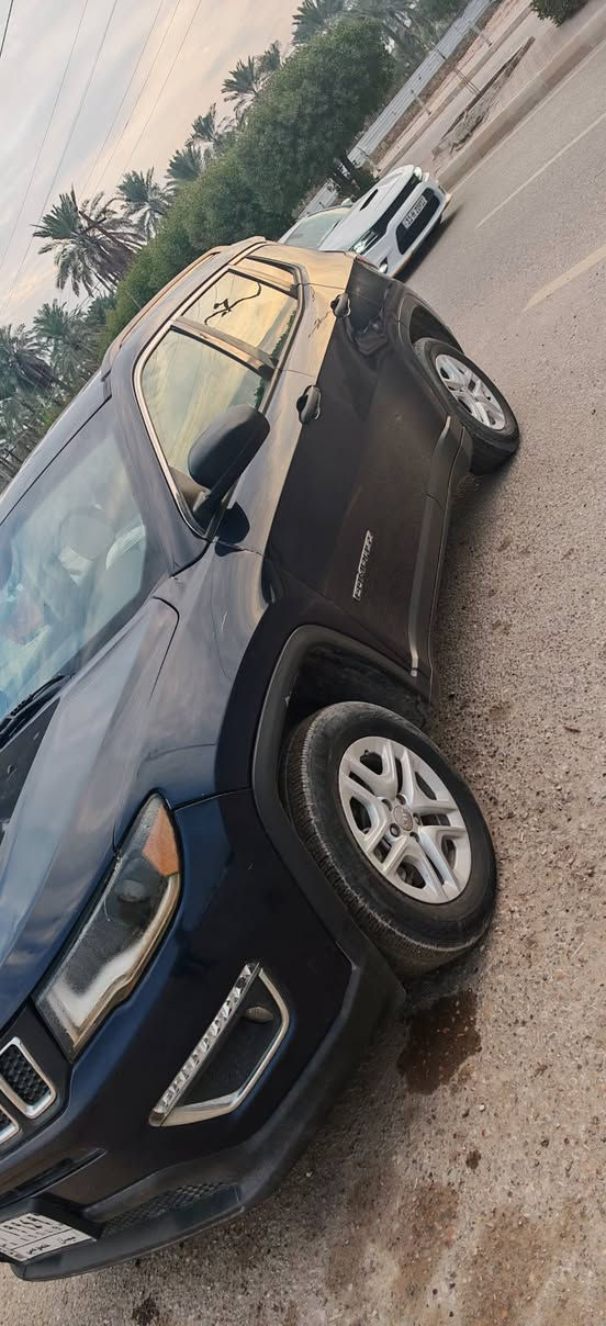 للبيع جيب كومباس سبورت 2019  
 نظيفه نعمه من الله ماشيه 66كم
 السياره حادثه  بنيد جاملغ وبيها صبغ جاملغ وباب خلفي صور الحادث مرفقه
السعر 125
للاستفسار ***********
مكان السياره ميسان
