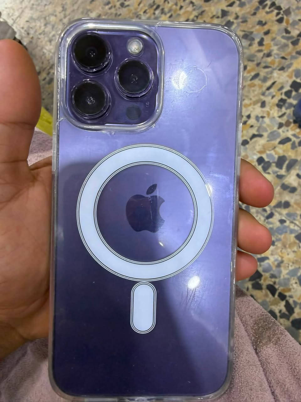 السلام عليكم عندي 14برو ماكس ذاكره 256بطاريه 86جهاز نضيف جهاز مبدل شاشه وضهر السعر 650الف وبي مجال الاستفسار اتصل***********

