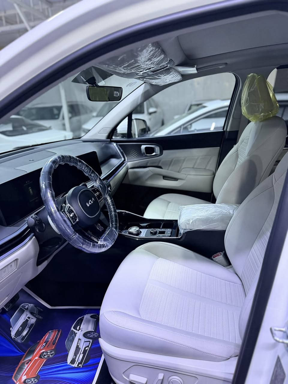 السلام عليكم
سورنتو 2025
ماشيه 19 الف
ويل 20 . ضمان الدوليه 
بنوراما . كراسي كهرباء . صندوك كهرباء
عنوان بغداد
السعر 332$ وبيها مجال 
***********
