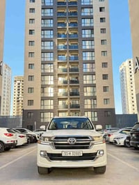 لل بيع لاندكروز موديل 2020  فول مواصفات بحرينيه 🇧🇭 المواصفات  1 كشنات ...