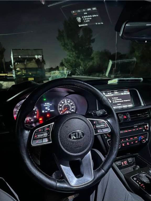 اوبتيما 2019 امريكي
. حادث قبق جنطه فقط مصلح بارد بدون ايرباك بجم كبس 
رقم بغداد الجديد تحويل ثاني يوم مكينه 1600 تيربو مكينه 
اقتصاديه وناعمه وقويه حيل 
سيارة فول الفول مواصفات -EX— اعلى فئه بل اوبتيما
بانوراما  3 حركات
دبل گزوز 
قطعتين تبريد 
لايتات كله لد نهاري امامي خلفي
 كشاف ضباب
كشنات جلد
كشنات كهرباء تدفئة تبريد الامامية
كشنات بيهة خزن ميموري سيت
ستيرن تدفئه
اناره داخليه بلادي متغيره من الشاشه
اناره ترحيب بليدات وبل مري من تتقرب يم السياره 
تسهيل دخول وخروج يعني الاستيرن والكشن يرجعن من تطفي السيارة ويتقدمن من تشغلهة 
سماعات شركه :Harmon gardon اقوه مضخم 15 سماعه
سايد بريك بصمة
شاشه كبيره + خرائط GBSتحديد +رام الشركه موجود 
ابل كار بلي +واوندرويد اوتو
تحديد مسار وتثبيت مسار
مثبت سرعه 
3 وضعيات قياده comfort +Smart+Sport + گير عادي
 بصمه ابواب وبصمه تشغيل
مرايه وسطيه حديثه نضام تضليل الضواء العاكسه
اوتو هولد 
نقطة عمياء
5 ويل كب 
حساس اطارات الهواء 
توقف ذاتي
رادارات امامي خلفي جانبي
حساس امامي خلفي جانبي
اشاير بلمري
مري قلاب
نضام ABS
مانع انزلاق
جنطه تفتح عند الاقتراب
 وباقي المواصفات الفول
السياره جديده حيل مابيها اي نقص جاهزه من كلشي ومداريها مال جناي عليها تخم تاير جديد ودامه كامله
 عنوان بغداد المحموديه 
***********‏ بغداد, العراق
