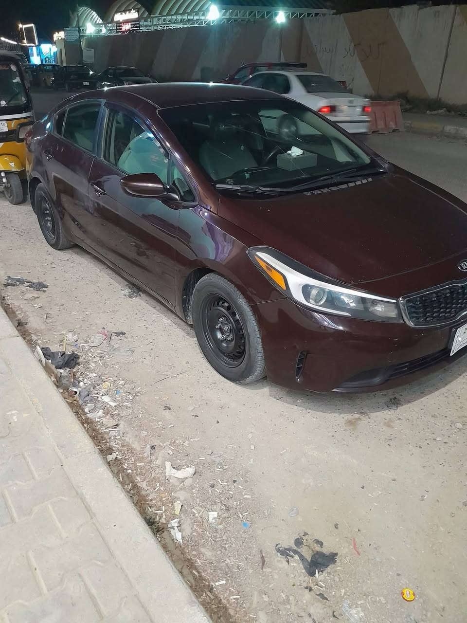 سلام عليكم عندي فورتي موديل ٢٠١٨ موصفات السياره تحكم جيهتين كامره شاشه مانع انزلاق سبورت محرك وكير اي تي دسك خلفي أمامي محرك دوش سياره رقم بغداد مامتواجد ع رقم مبدل انكليزي الفيس *********** اتصال عله هاذه الرقم
