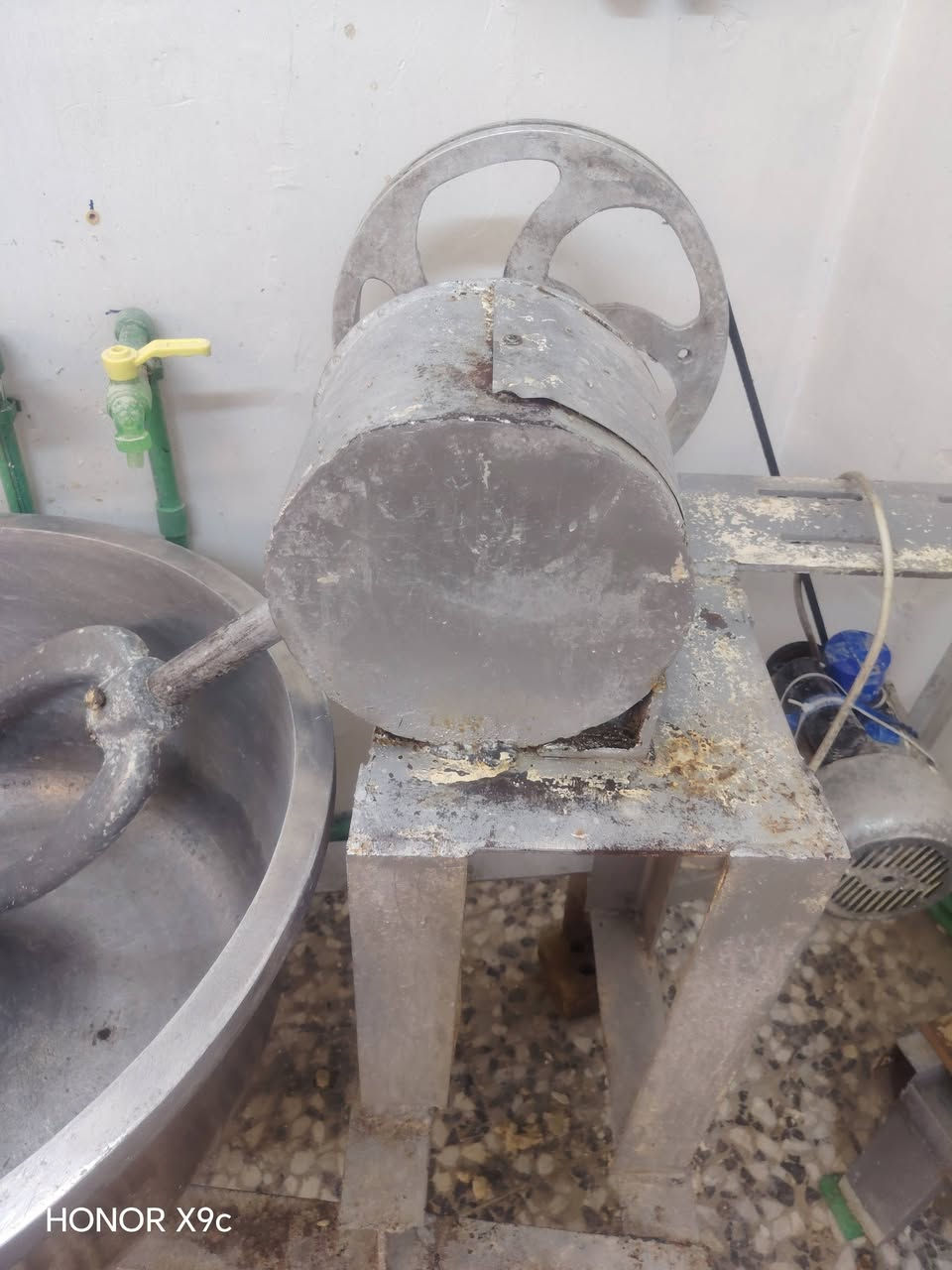 السلام عليكم الي بل صوره البيع 
العنوان بغداد المشتل الرقم ***********
غير متواجد عل الفيس بكلف بل نشر العنوان بغداد المشتل الرقم ***********
غير متواجد عل الفيس بكلف بل نشر

