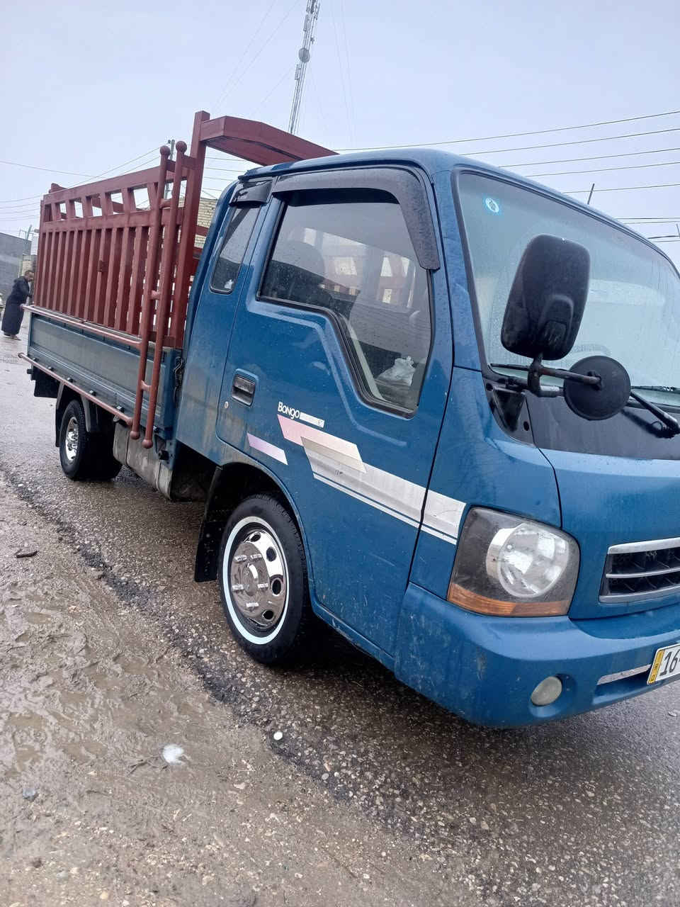 كيه ام عيون موديل 2000رقم دولي بسمي سياره جديده مكفولة كفاله عامه وضع شركه ابيع سونارتبريد شغال ثلج  السعر 95  مكان بابل الأتصال ***********
