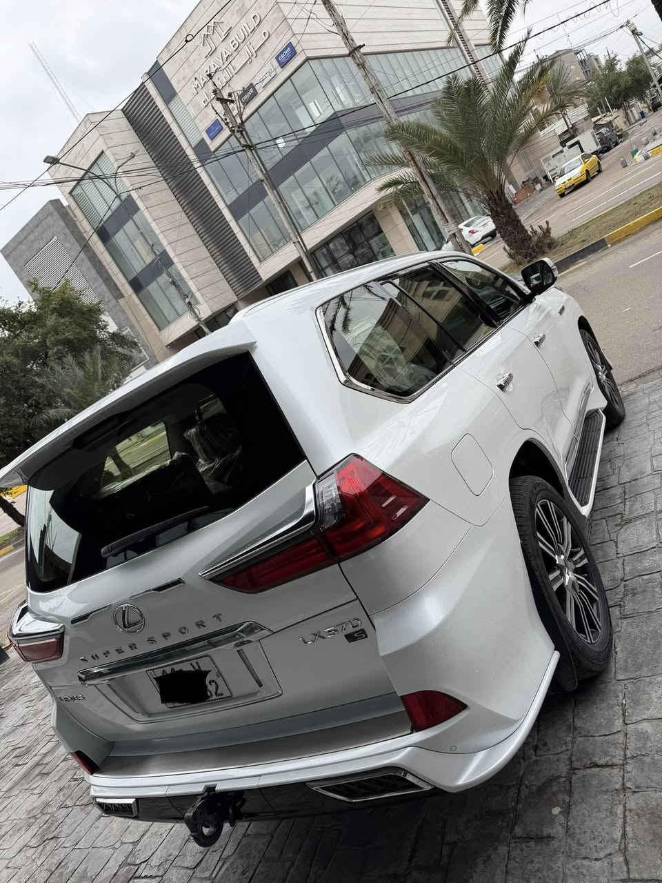 لكزس مديل 2018 بريم مكفوله كفاله عامه جاهزه مكانها بغداد تحويل مباشر فول مواصفات السياره السعر 569 وبيه مجال للاستفسار***********
