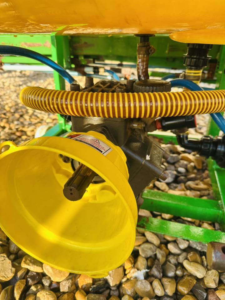 السلام عليكم للبيع مرشه ترس من فوك حجم (400) لتر مشتغله شي بسيط جدآبوضع الزيرو مكفوله من جويت لحيم وشرط عل فحص داخل المعرض اوخارج المعرض + مرشه حجم (600) لتر سلايت عرض جناح 16 متر شرط النظافه وعل فحص العنوان واسط الزبيديه للستفسار اتصل ***********
***********
