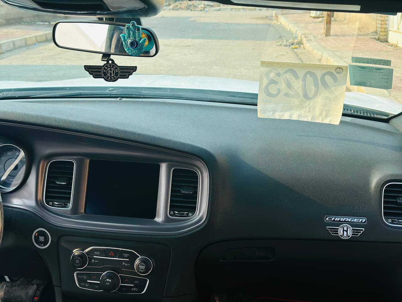 السلام عليكم احبتي
جارجر 23 اصل
رقم بغداد بسمي
ماشيه 50 وقابله لزياده
حساس خلفي
شاشه جبيره كار بلي
زنون بلاد
تخم تاير جديد
حداده جديده
سياره جديده على وضع شركه
وباقي تفاصيل تواصل على رقم
***********
