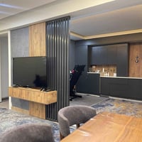 کۆمپانیای نەوزاد • ١٣٣م • غرفتين