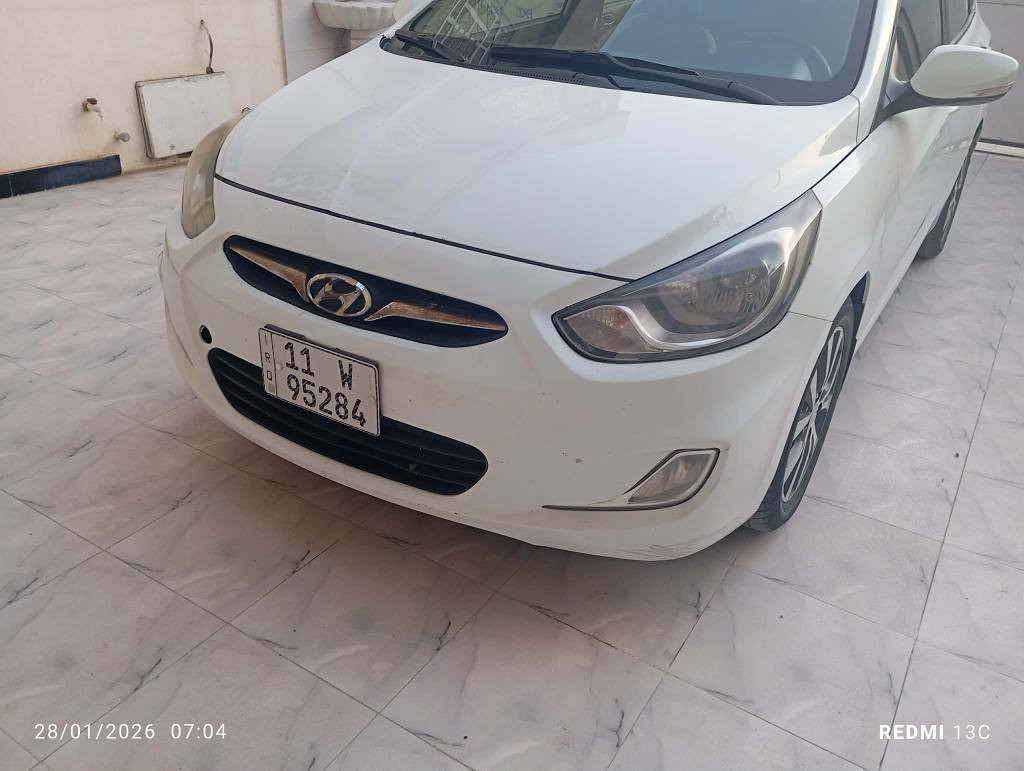 هونداي اكسنت وارد خليجي موديل 2015مكفولة من الصبغ عدا الدوسه والسونار مرفق في المنشور كير ومكينة مكفولات وحجم المكينه 1600قطرتين  تبريد وتدفئه خير من الله تخم تاير جديد سيارة فول مواصفات رقم بغداد رقم وسونية وهزه كله جديد وشرط التحويل 
السعر 113وبيها مجال 
العنوان ديالى المقدادية 
*********** المقدادية, ديالى
