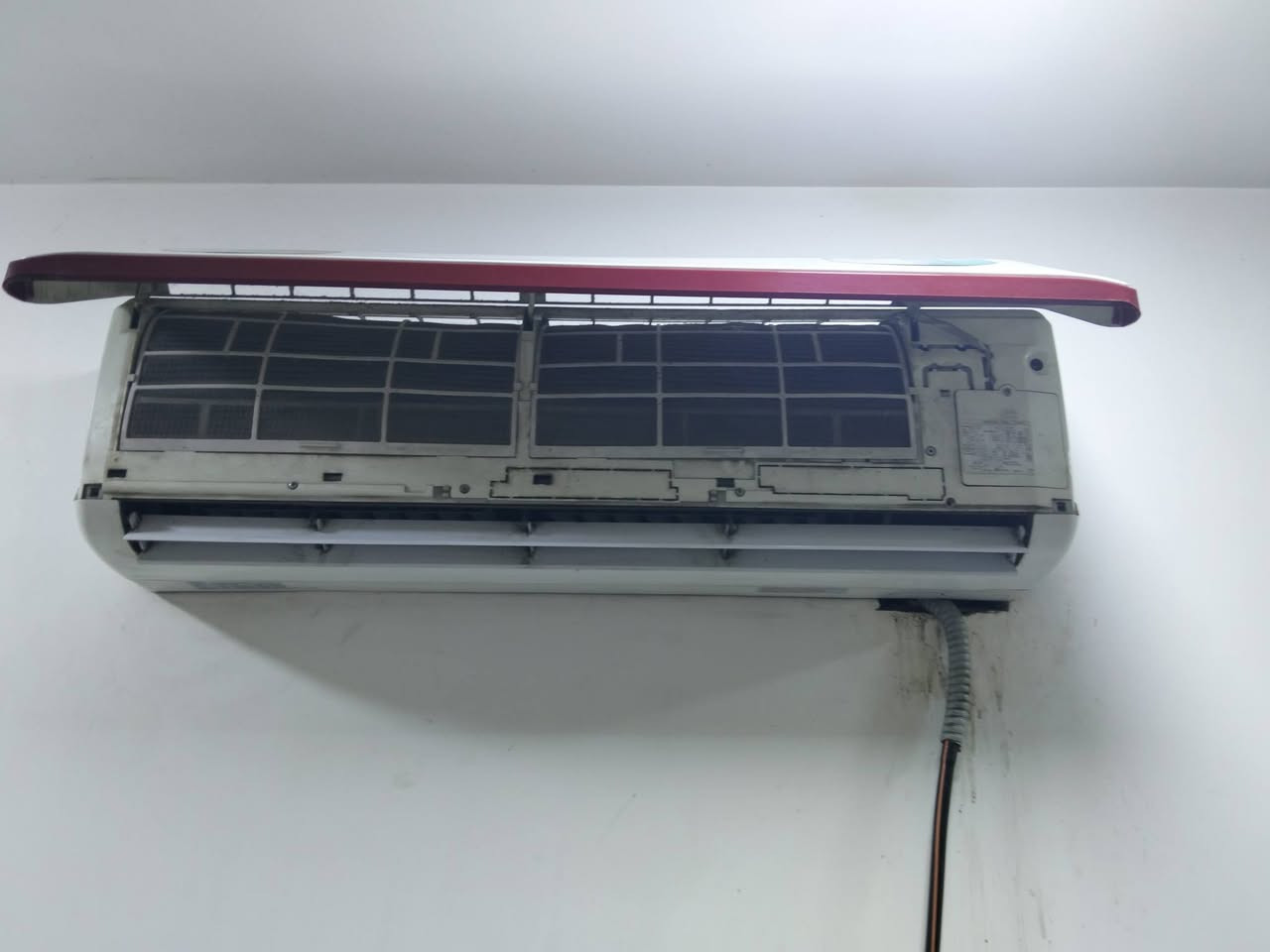 السلام عليكم
سبالت للبيع 
2طن عدد ثنين tcl شغالات الواحد ب400 
سبلت Gibson امڤيرتر طن ونص شغال بس نقص غاز 300
مكاني بغداد الدورة ***********
