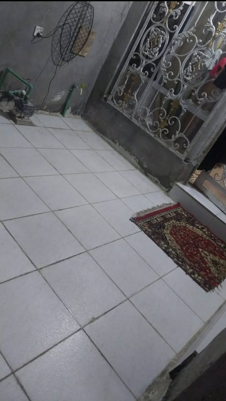 المساحه 100 /السعر 25
عرفه 4-4
ستقبال6-4
كلدور+مطبخ7-3
حمام 2-2
ترك خلف البيت 
صحيات خارجيه 
سقف سندويج 
العنوان منطقت ابو خستاوي يبع عن طريق زائرين 500متر 
الاستفسار اكثر اتصال ***********
