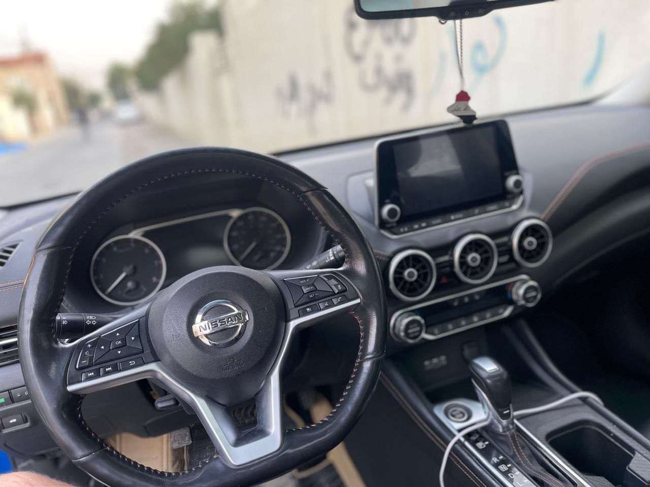 نيسان سنترا.
Nissan sentra
موديل2021
فول مواصفات SR بلاص
فتحت سقف 
حساسات 
كشن جلد
كشن تدفئه
ضربته قطعتين كما موضح في صوره
عنوان 📍 كركوك
سعر 130 بي مجال 
لل تواصل ***********
