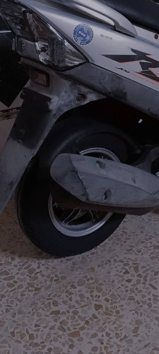 ويل نجمة أصلي نضيف ويا تايرات جدد مشدوات بي للبيع هوة والتايرات ب200 الاتصال ***********
