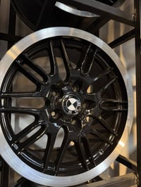 ويل كب حجم 17 بي إم صقر. 	نضيف وايه كلش مصبوغ سايز واحد السعر: 350 ألف...