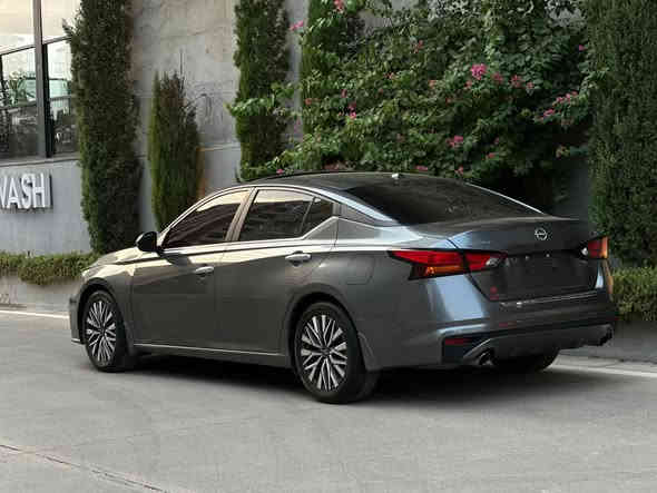 نیسان ئاڵتیما  2023  SV+
 پڵەس‎فول مواصەفات
ئێرباگ هیچی نەتەقیوە
 شاشە گەورە صڵاید بەصمە شەغال
 کوشن کارەبا کوشن هیتەر برێک بەصمە
 ناو فۆرمیکا وایەر لێس چارج ڤۆلیۆم سوکان
 ئۆتۆ هۆڵد ڕاداری پێش و دووا
 ئاوێنە و ئۆتۆ ستۆپ دوو دەرگا بەصمە 
کامێرا و حاسە خەتی جادە و ….هتد
 سەیارەکە پارچەیەک بۆیاغە و پارچەیەک ئەمریکا یە
 مەسرەفی تییانیە 
ژمارە کاتیە و دوو مانگی لەگەلە سعر175

ژمارەی خاوەنەکەی 
***********
***********
واستئاب مووجوود
