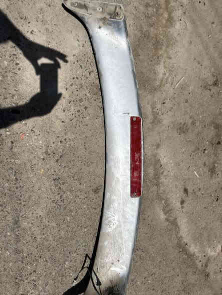 السلام عليكم جميعا للبيع ابواب خلفيه لو ابيض بدون مكان جام  +جنح اصلي مال سياره لانسر بو مه بلادي الاتصال على الرقم ***********
